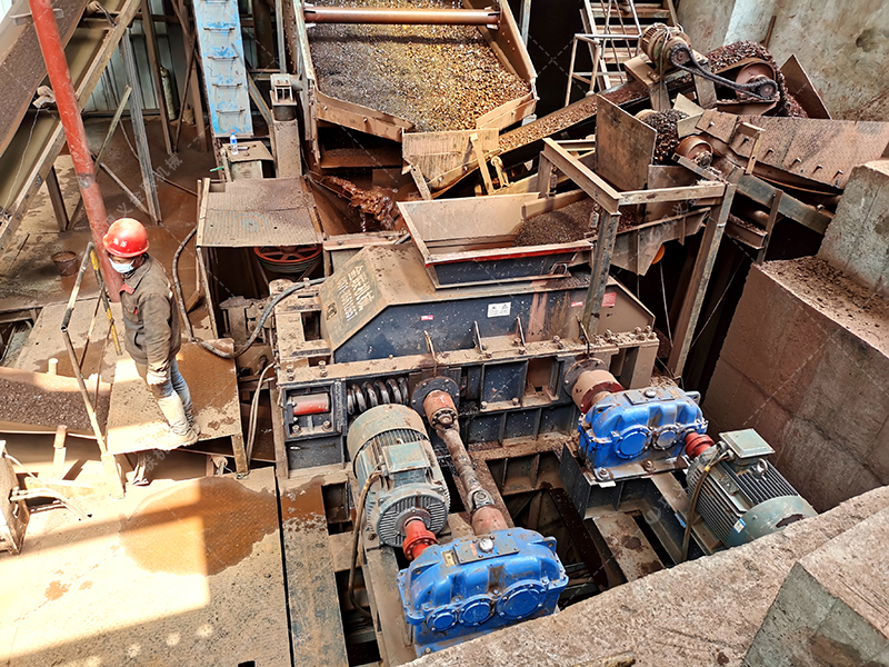 使用对辊破碎机时需要注意哪些方面？