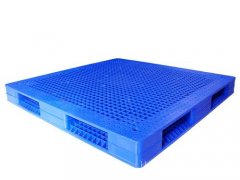 在運(yùn)輸和裝卸過程中，如何保護(hù)九腳塑料托盤？